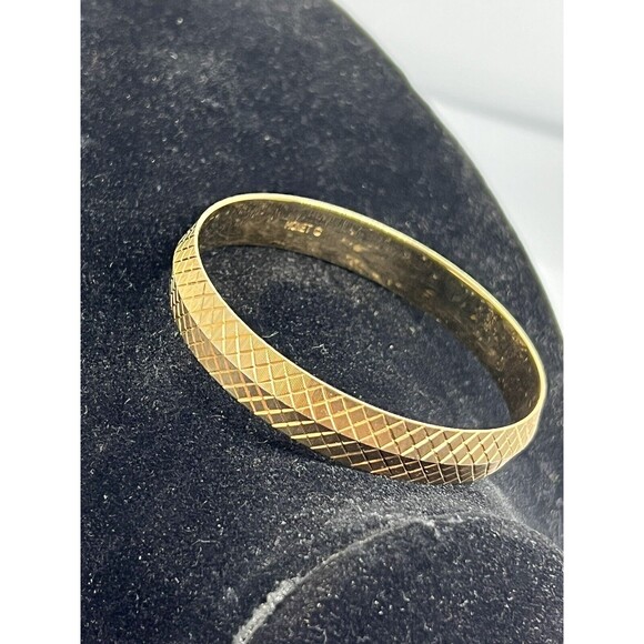 Vintage Monet Gold Tone Bangle Bracelet Etched Crosshatch 7.5 Inches Fashion - Picture 3 of 6